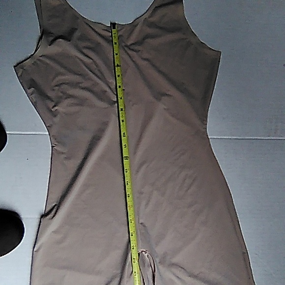 Spanx X 2 - Picture 10 of 16